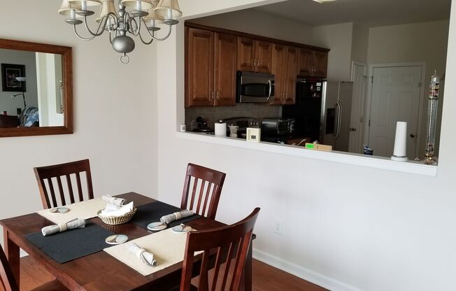 3BR/2.5BA Townhome in Prim Ballantyne Location