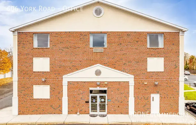 606 YORK RD