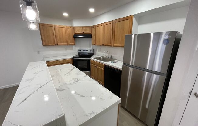 3 beds, 2.5 baths, $1,995, Unit Unit A