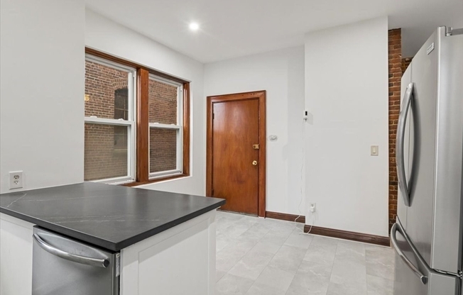 39 KENT ST