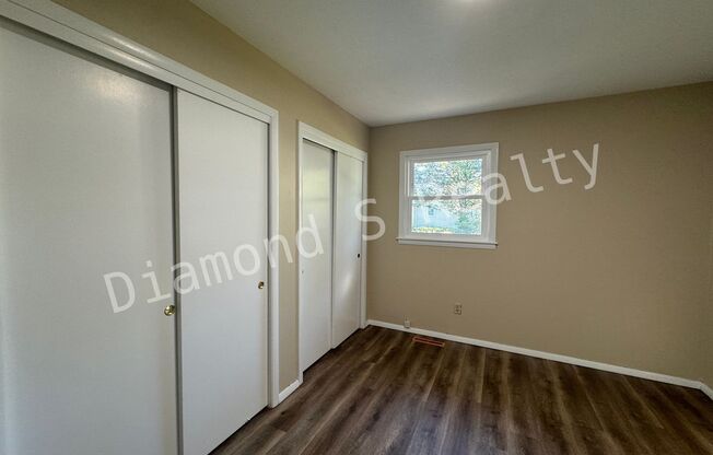 3 beds, 1.5 baths, $1,200