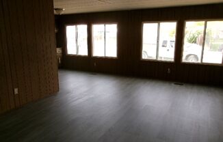 Large 1700 SF 3 bed 2 bath home