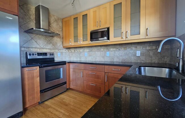 E Washington Ave, 376
