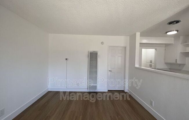 1242 CEDAR AVE