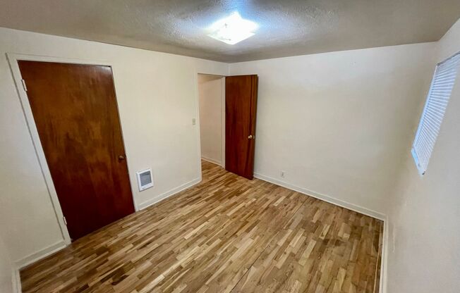 2 beds, 1 bath, $1,495