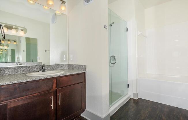 2 beds, 2 baths, 1,270 sqft, $2,112