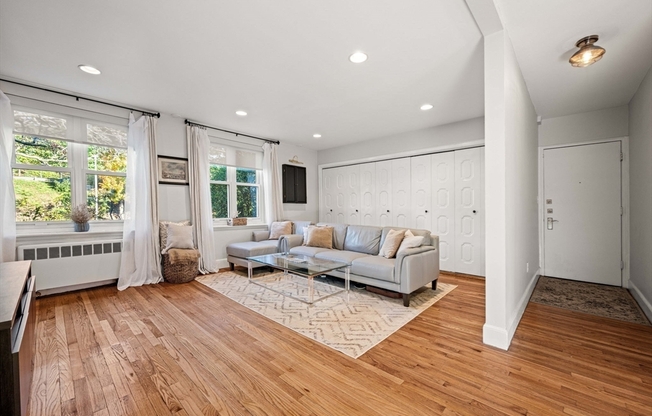 130 BOYLSTON ST