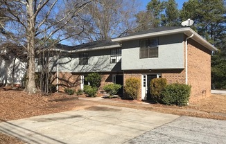 Welcome to the charming town of Fayetteville, GA, where you will find this cozy 2 bedroom, 2 bathroom townhome available for rent.