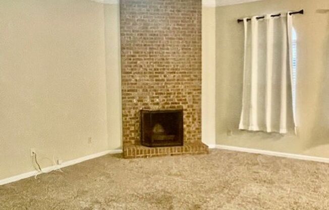 Beautiful, spacious Ballantyne Area Ranch for rent! This beautiful 3 BRs, 2 BA home