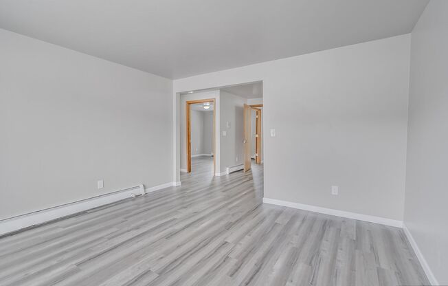 2 beds, 1 bath, 950 sqft, $1,199, Unit 2710-10