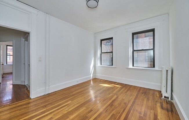 2 beds, 1 bath, 820 sqft, $2,700, Unit 11