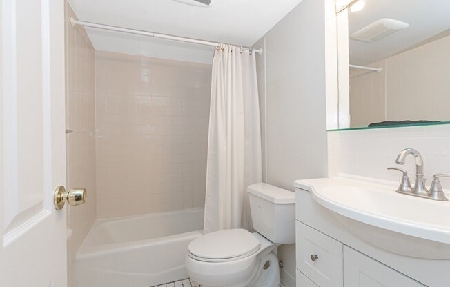 1 bed, 1.5 baths, 853 sqft, $3,200, Unit 307