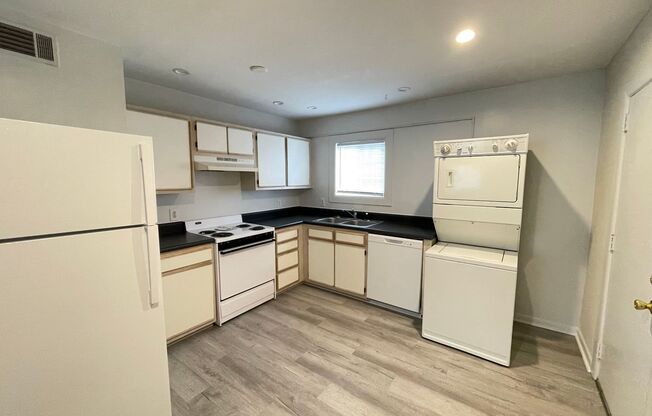 2 beds, 1 bath, $1,350