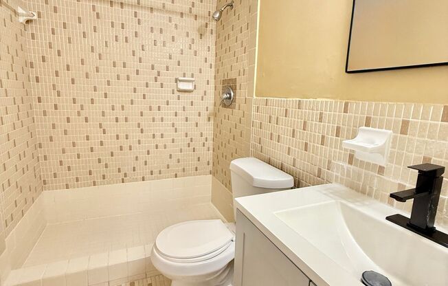 Hollywood - 1715 N 16th Avenue
