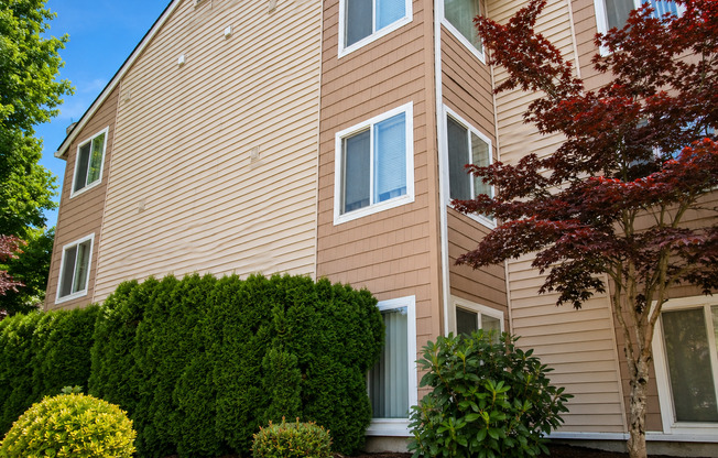 3 beds, 2 baths, $1,695, Unit 67