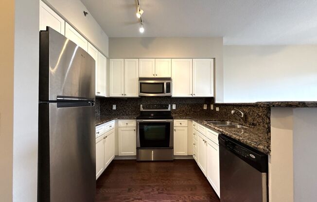 Great Dilworth condo!