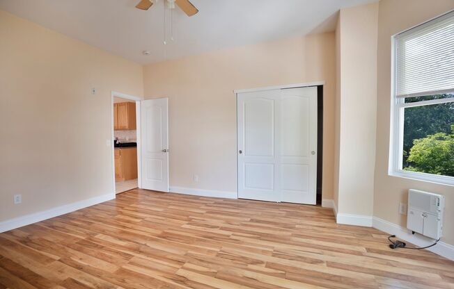 Studio, 1 bath, 575 sqft, $800, Unit 2F