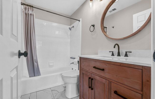 Stunning Remodeled Townhome in Prime Location!