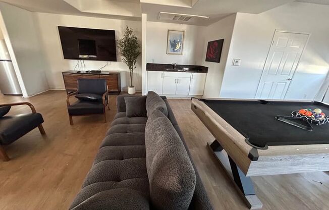 3 beds, 2 baths, 1,296 sqft, $3,500, Unit 408