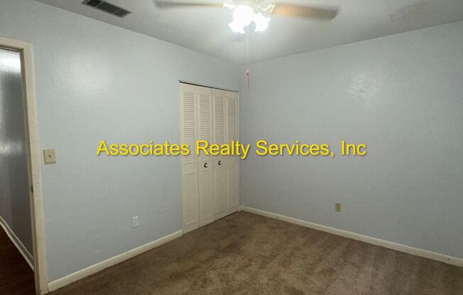 *SUBLEASE* Recently Remodeled in Hazel Heights!