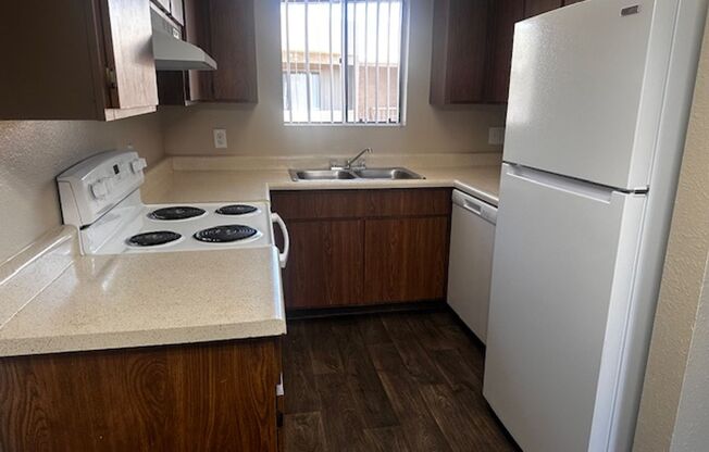 2 beds, 2 baths, 900 sqft, $1,375, Unit 250