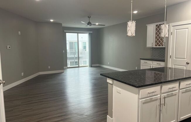 1 bed, 1 bath, 1,232 sqft, $1,750, Unit 500 South St Apt 305