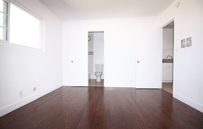 1 bed, 1 bath, $1,700, Unit 6