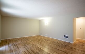 2 beds, 1 bath, $1,355, Unit B09