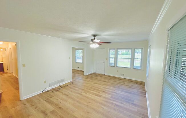 Cozy 3 Bed, 1.5 Bath Ranch Home Available Now in Dacula!