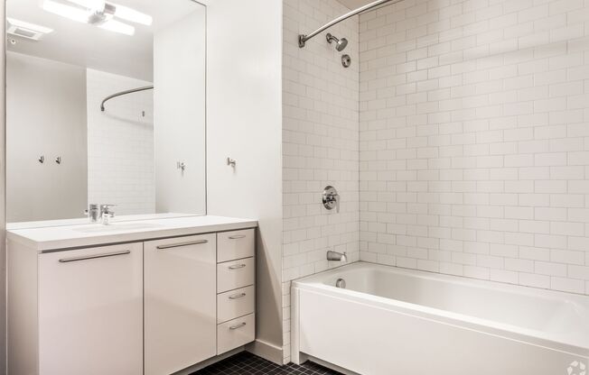 1 bed, 1 bath, 716 sqft, $2,995, Unit 425