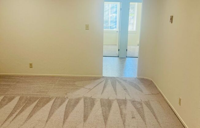 2 beds, 1 bath, $3,000, Unit Unit 133