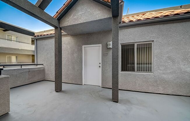 Studio, 1 bath, 500 sqft, $1,548, Unit 216