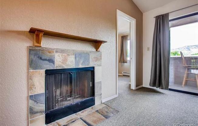 2 beds, 1 bath, $1,895