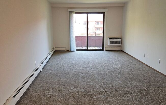 1 bed, 1 bath, 955 sqft, $1,195, Unit 33 - 205