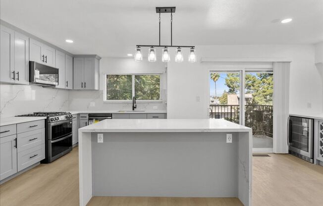 3901 3905 VINELAND AVE