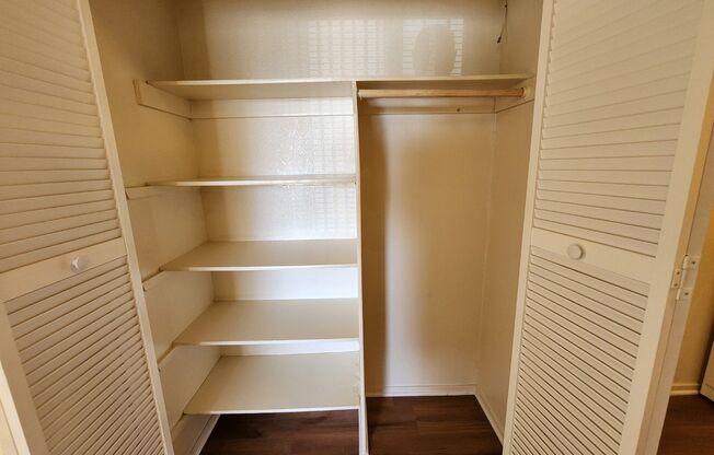 2 beds, 2 baths, 918 sqft, $1,175, Unit Unit B