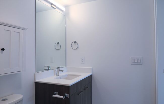 1 bed, 2 baths, 739 sqft, $2,319, Unit 112