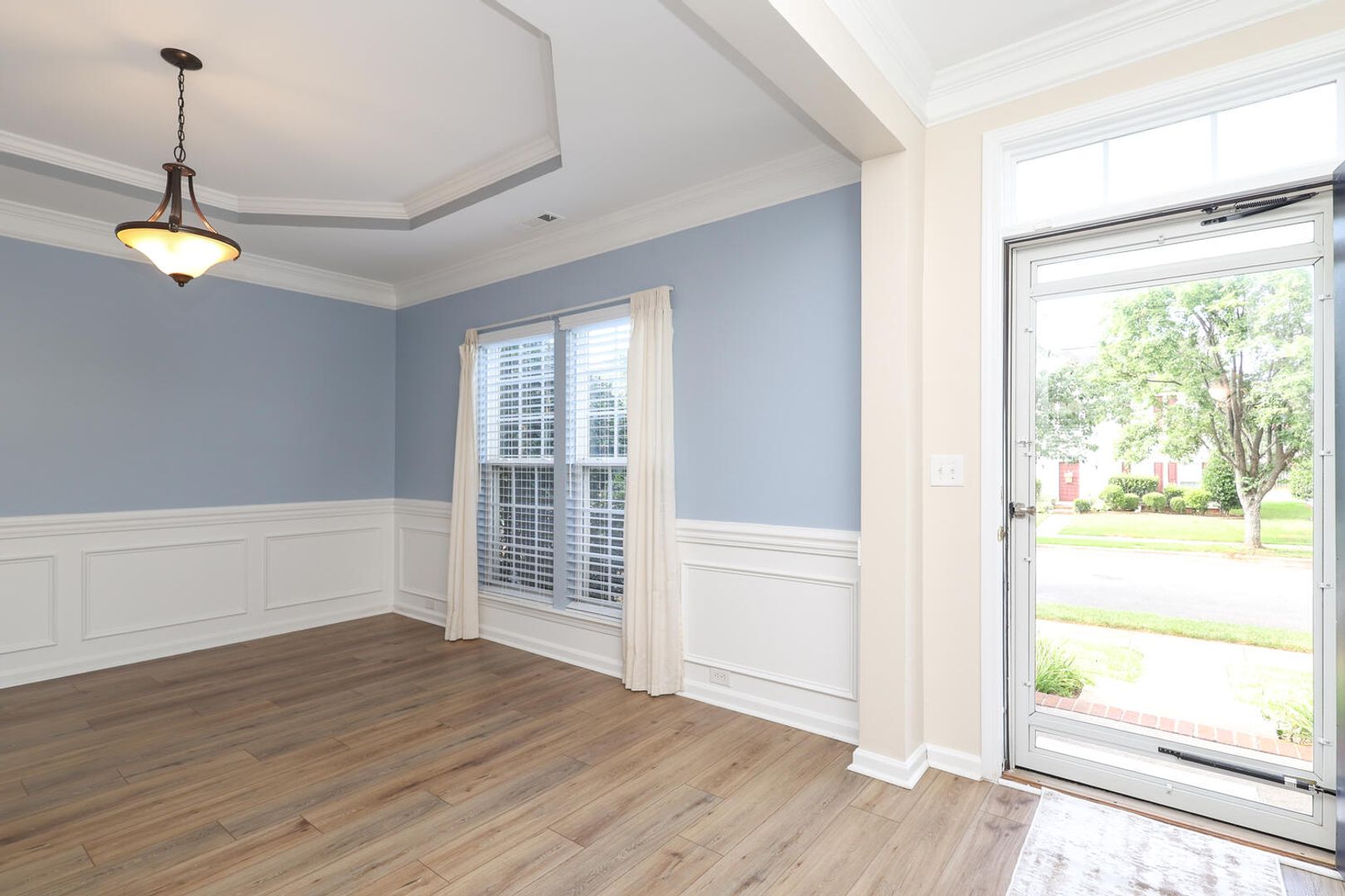 Welcome to this stunning 3-bedroom, 2-bathroom Townhome located in the vibrant community of Huntersville, NC.