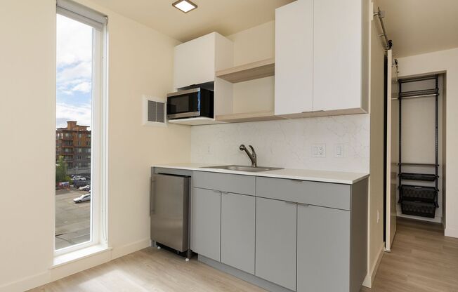 Studio, 1 bath, 370 sqft, $1,336, Unit 401 MFTE