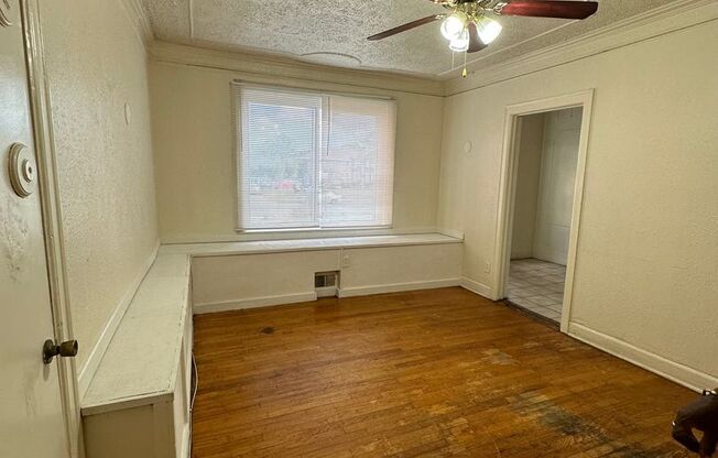 1 bed, 1 bath, $750, Unit 104