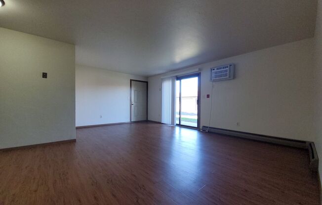 1 bed, 1 bath, 936 sqft, $895, Unit 825 # 05