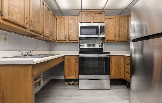 2 beds, 2 baths, $995, Unit 6