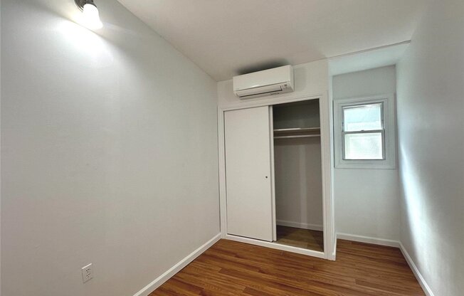 2 beds, 1 bath, $3,200, Unit 2