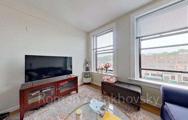 1932 BEACON ST
