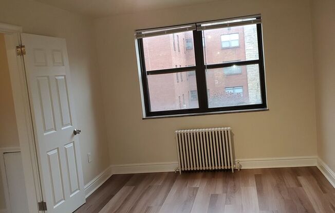 2 beds, 1 bath, 800 sqft, $1,720, Unit 6224 Fifth Ave. #112H