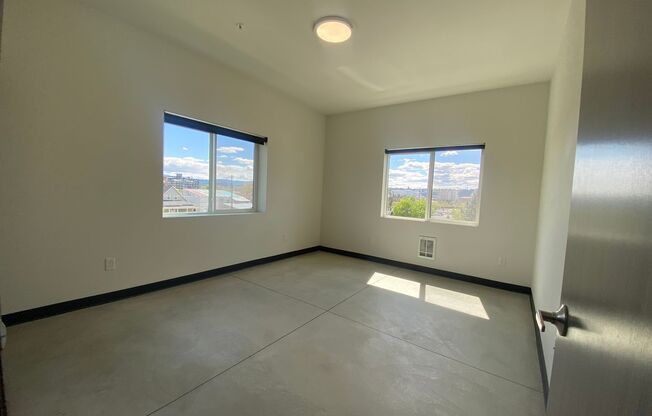 1 bed, 1 bath, 700 sqft, $1,295, Unit Unit 303