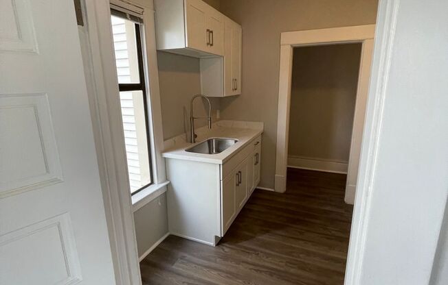 2 beds, 1 bath, 800 sqft, $1,750, Unit 3