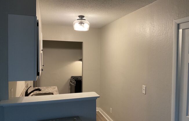 1 Bedroom Unit with Garage Space - AVAILABLE NOW!