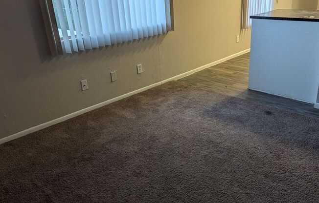 1 bed, 1 bath, 550 sqft, $795