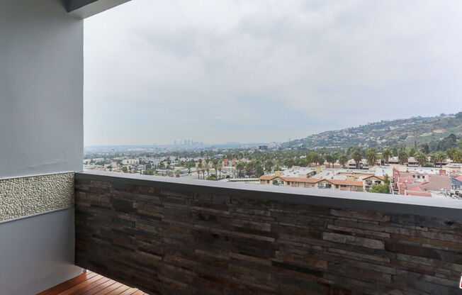 1 bed, 1.5 baths, 1,009 sqft, $3,990, Unit 1112